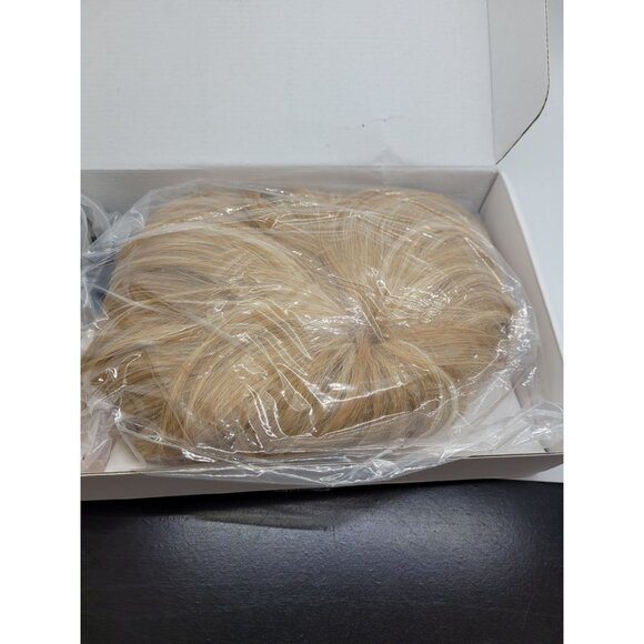 NEW Blonde Strawberry Wigsbuy Short Layered Synthetic Wig With Accessories Set - Picture 4 of 8